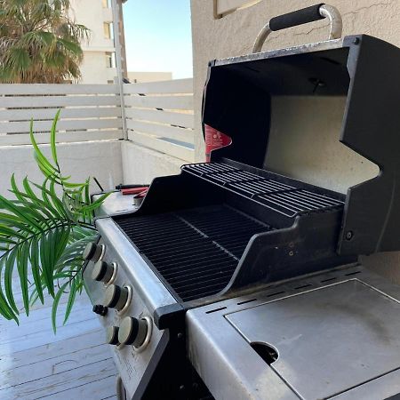 Apartamento דירת סטודיו יפיפיה על גג ומרפסת שמש ברחוב הירקון Tel Aviv Exterior foto