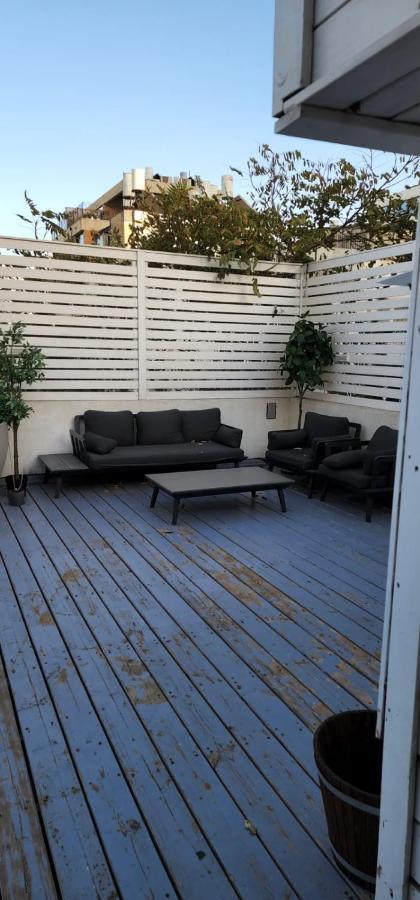 Apartamento דירת סטודיו יפיפיה על גג ומרפסת שמש ברחוב הירקון Tel Aviv Exterior foto
