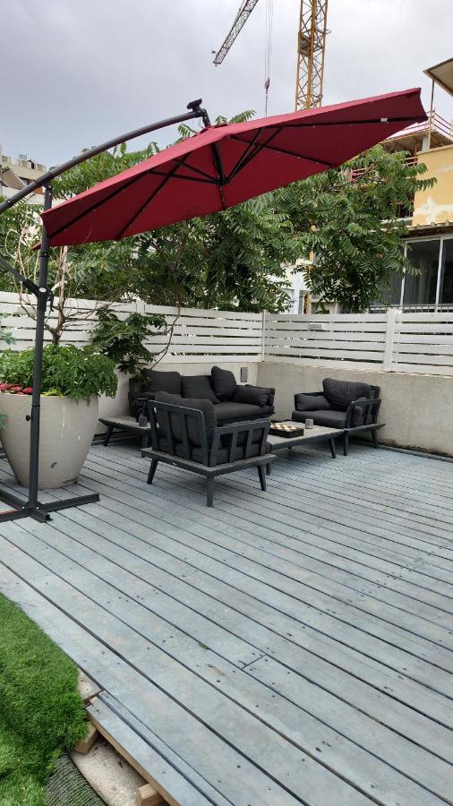 Apartamento דירת סטודיו יפיפיה על גג ומרפסת שמש ברחוב הירקון Tel Aviv Exterior foto